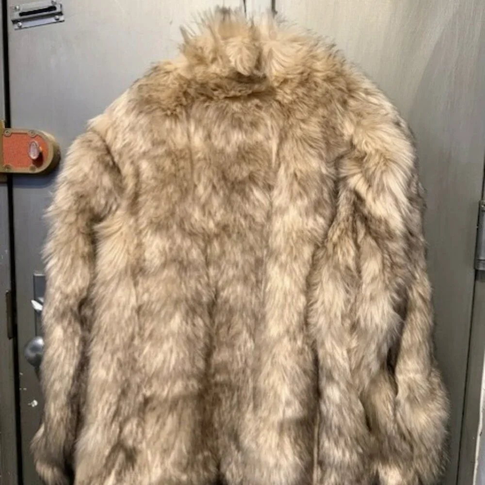 1970s Retro Vintage Inspired 'Leah' Faux Rabbit Fur Coat - Picture 12 of 16